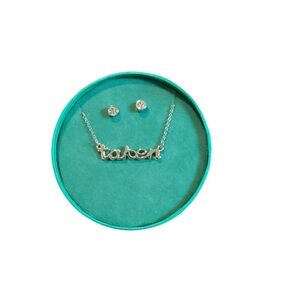 ❤️NWT Kohl's Silver 'Taken' Necklace with Stud Earrings Set